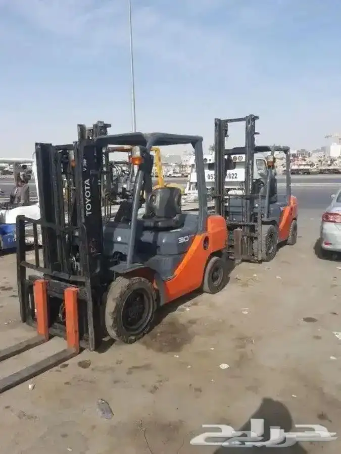 رافعة شوكية فوركلفت للايجار اليومي والشهري تاجير رافعات 8