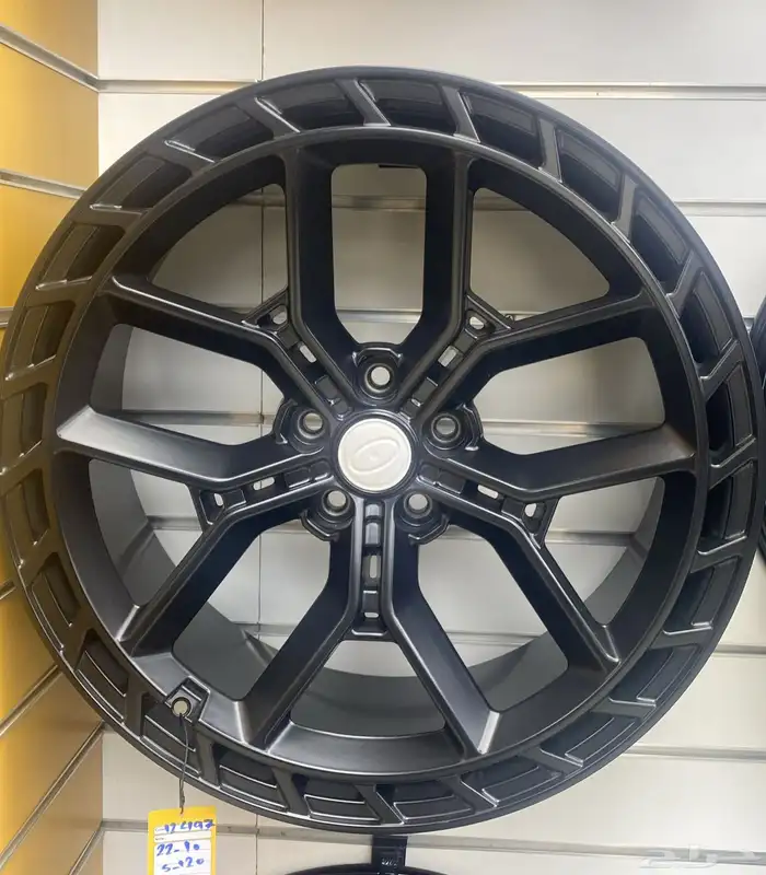 جنوط ديفندر مقاس 22 و23 موديل 2024 33