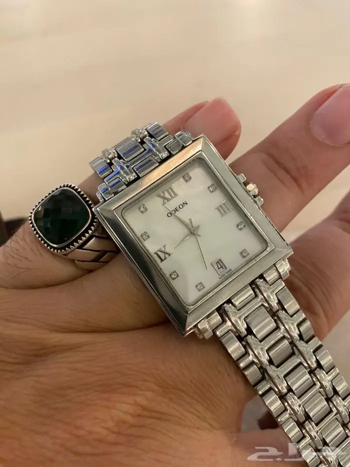 ساعه وجاليه تصميم جميل غير معتاد عن الدائري رسميه 0