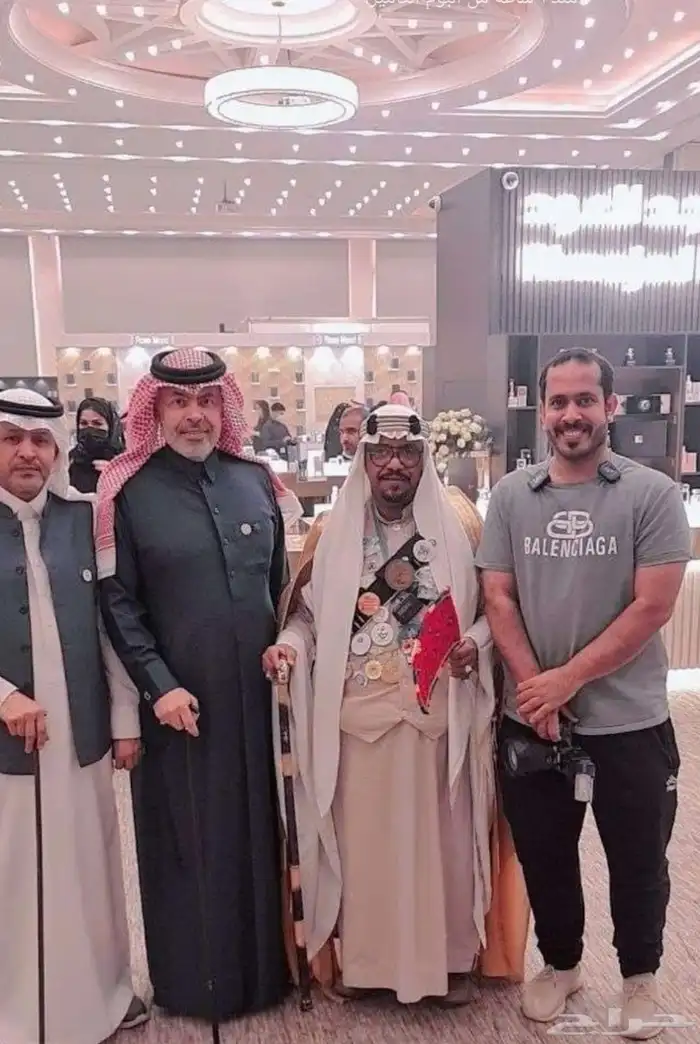 طباعة بوكسات عبايات اكياس لوقوهات اكواب 6