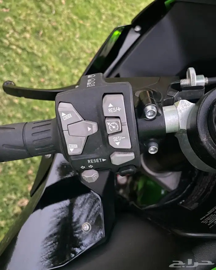 KAWAZAKI ZX10R 10