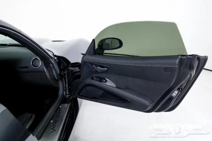 دودج فايبر Viper SRT موديل 2016 (مستعمل) 12