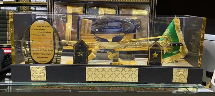 هدايا تخرج هدايا سيوف هدايا دروع هدايا ملازم ضباط 30