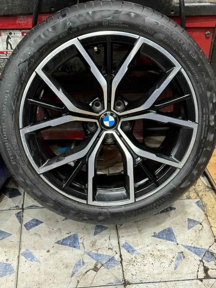 جنوط وكفرات بي ام دبليو الفئة الخامسة 2023 0