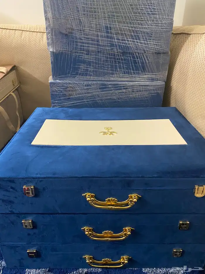 صندوق هدايا ( بشت ) بتصميم خاص 1