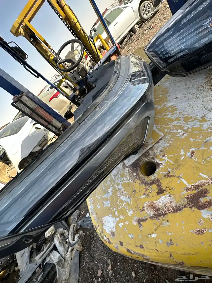 سيراتو2023 شمعات امامي وسطبات خلفي 8