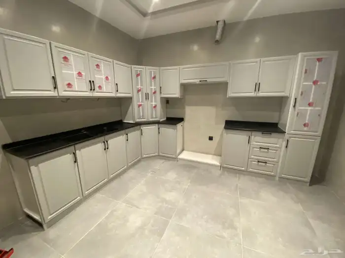 دولاب مطبخ جاهز ( 6 متر ) 2300 0