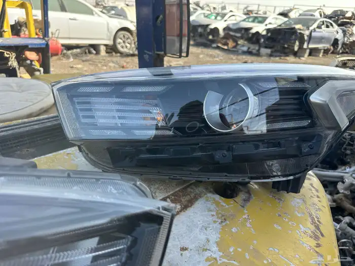 سيراتو2023 شمعات امامي وسطبات خلفي 2