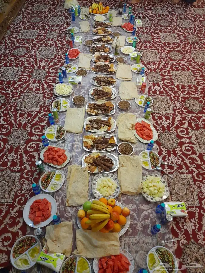 شوي خارجي مكون من مقبلات  50 حبه خبز صاج  حمص  متبل  صحون 16