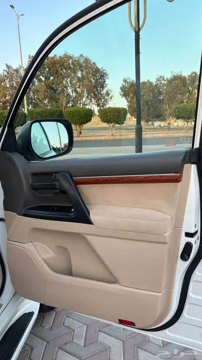 جيب لا ندكروزر (60عام) تم البيع 35