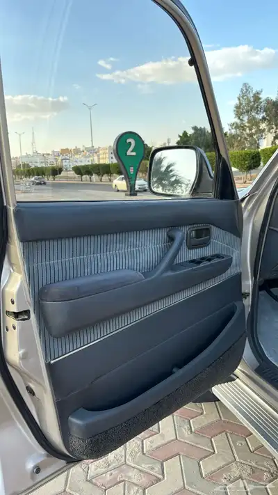 جيب لاند كروزر(مخزن) تم البيع 19