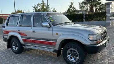 جيب لاند كروزر(مخزن) تم البيع 15