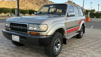 جيب لاند كروزر(مخزن) تم البيع 12