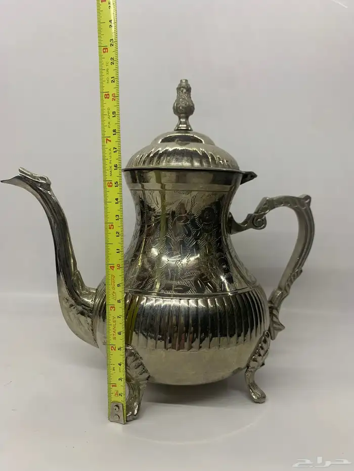 ابريق انتيك منقوش 1