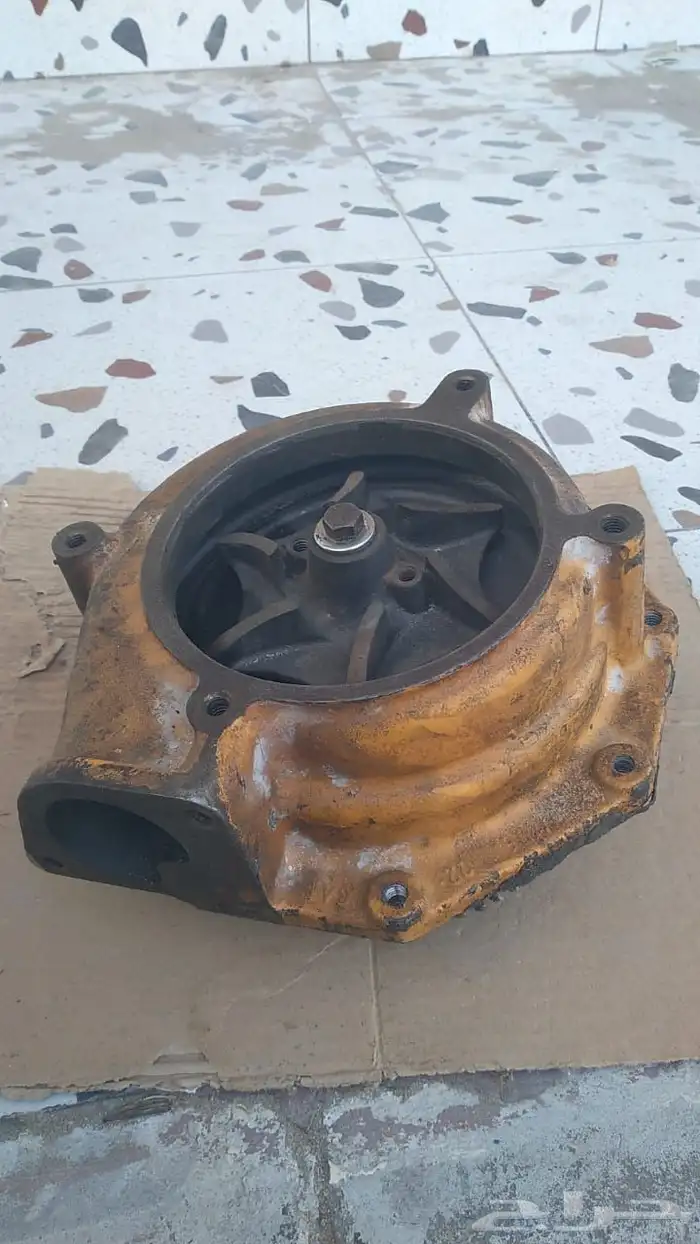 طرمبة مويه بلدوزر D8R 3