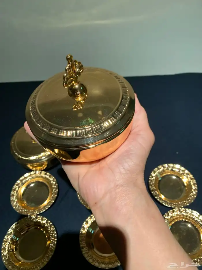 زبديات ذهبية جديدة للتمر مع صحون ذهبية جديدة للنوى 2