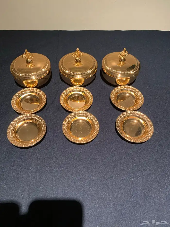 زبديات ذهبية جديدة للتمر مع صحون ذهبية جديدة للنوى 0