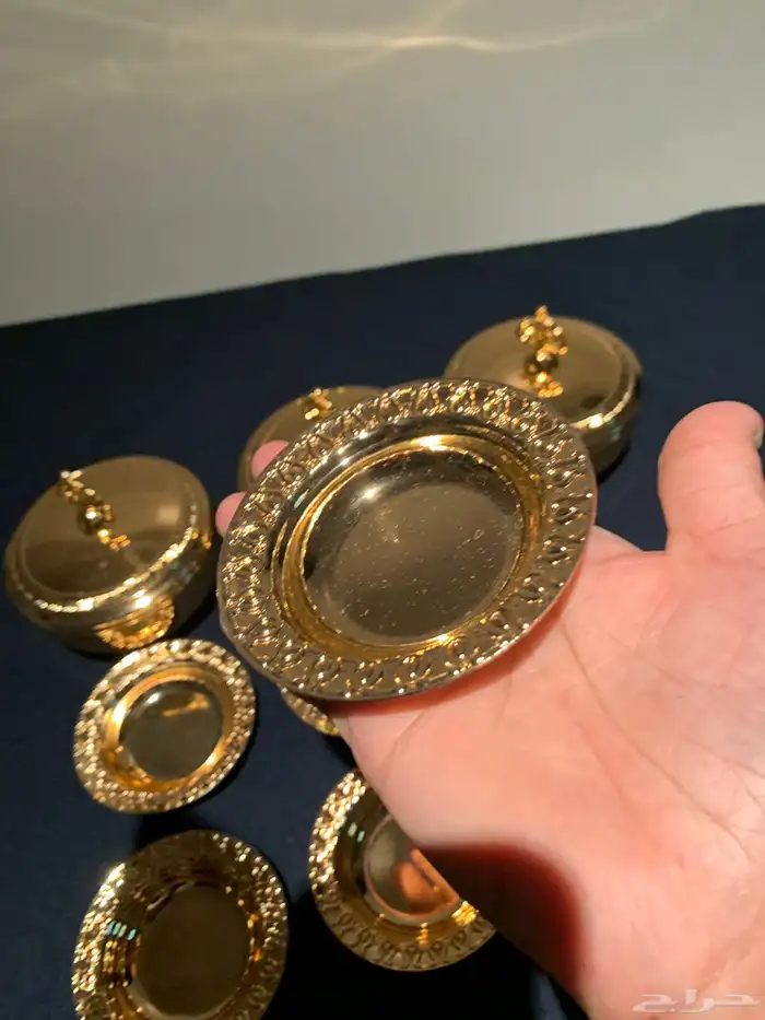 زبديات ذهبية جديدة للتمر مع صحون ذهبية جديدة للنوى 13