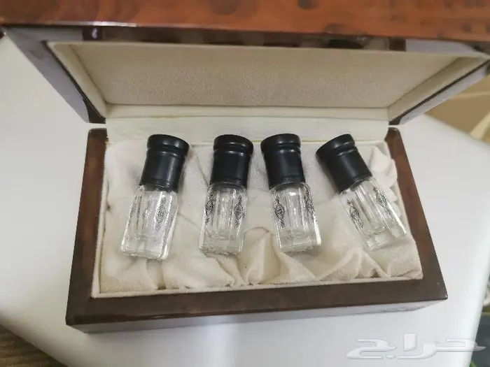 صندوق خشبي مع 4 أرباع اوقية 0