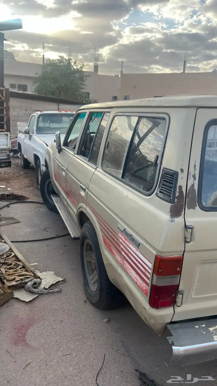 قطع جيب صالون من 97 وتحت بودي وداخليه وظفيره 23