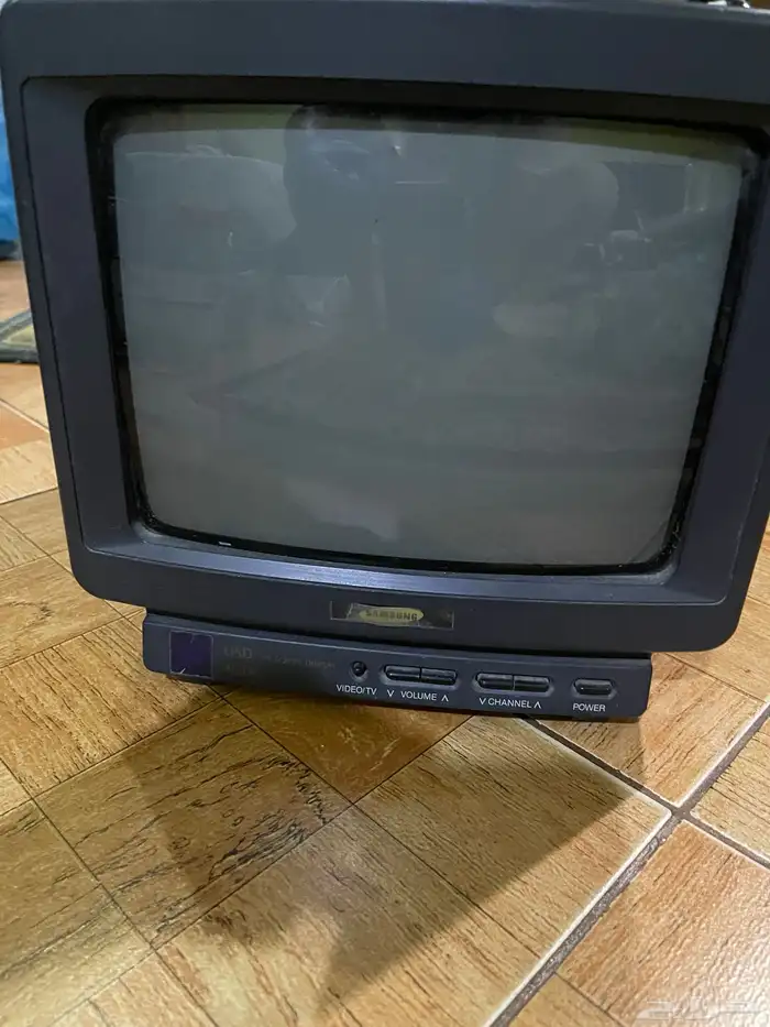 تلفزيون ملون سامسونج متنقل حجم 10 بوصة كوري أصلي 1