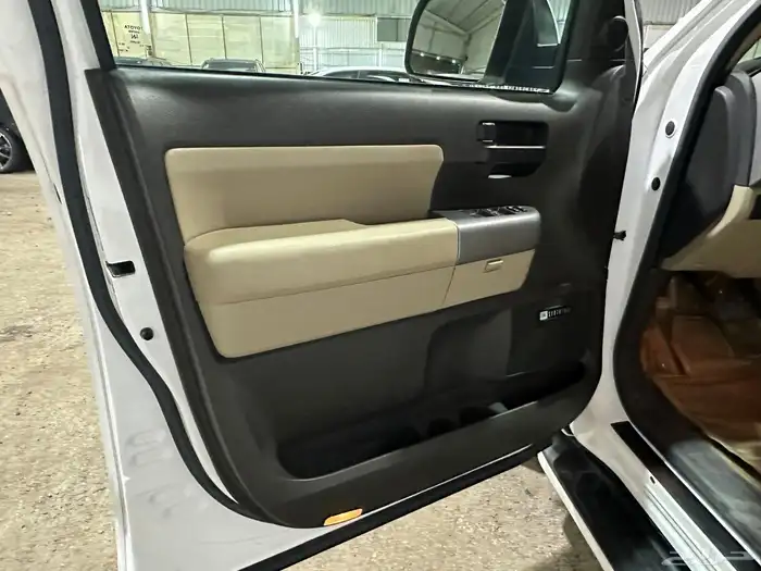 جيب سيكويا 2010 بحالة الوكالة تم البيع 12