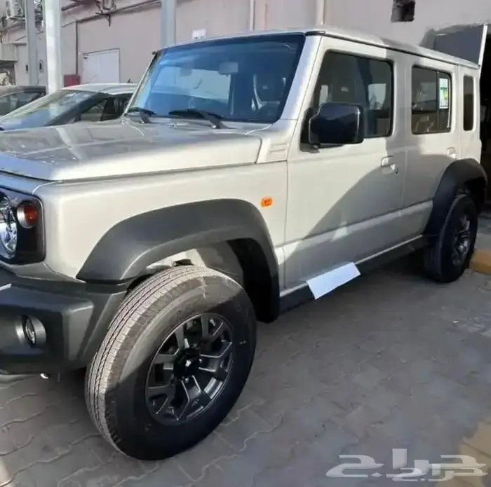 سوزوكي جيمني 2025 GLX السعر 106550 شامل الضريبه واللوحات 5