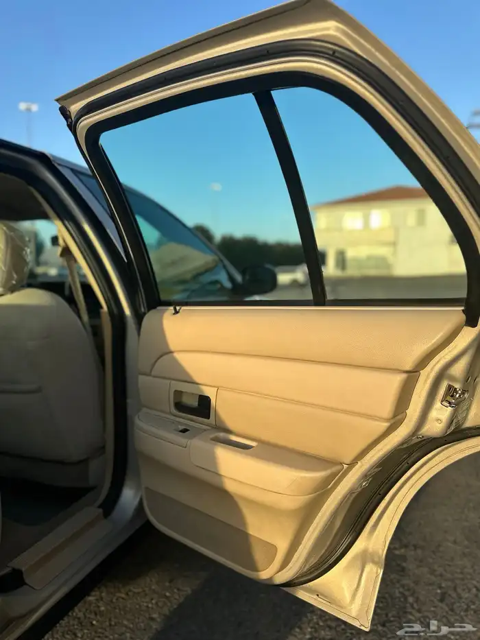 ( مباع ) فورد فكتوريا 2010 وكالة لهواة النظيف 43