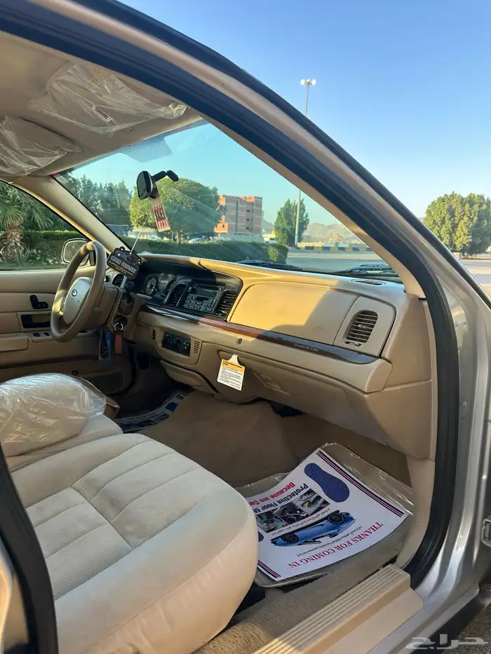 ( مباع ) فورد فكتوريا 2010 وكالة لهواة النظيف 38