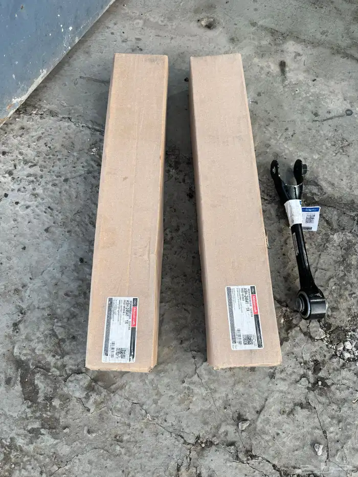 اغراض موستنج جديد ومستخدم 5