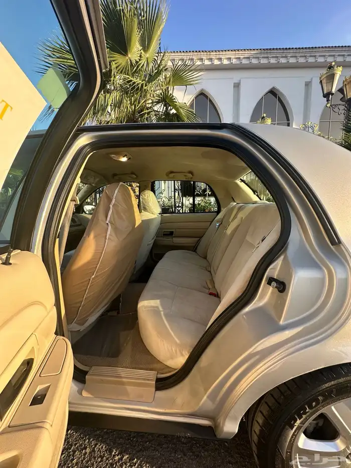 ( مباع ) فورد فكتوريا 2010 وكالة لهواة النظيف 33