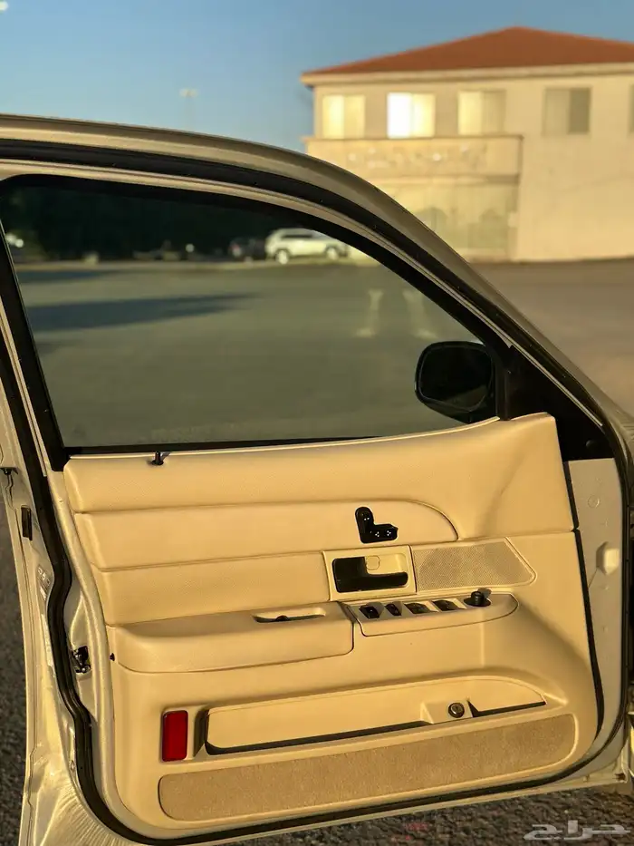 ( مباع ) فورد فكتوريا 2010 وكالة لهواة النظيف 27