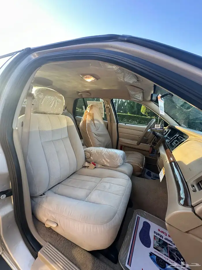 ( مباع ) فورد فكتوريا 2010 وكالة لهواة النظيف 40