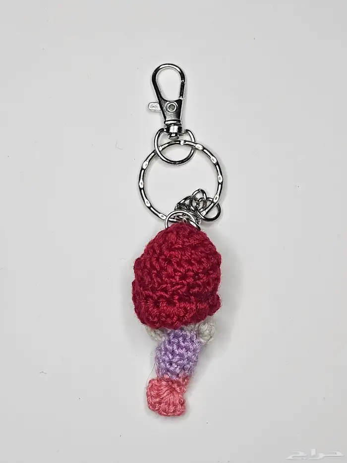 هدايا ميداليات تعليقة جوال تعليقة مدارس شنط كروشية 10