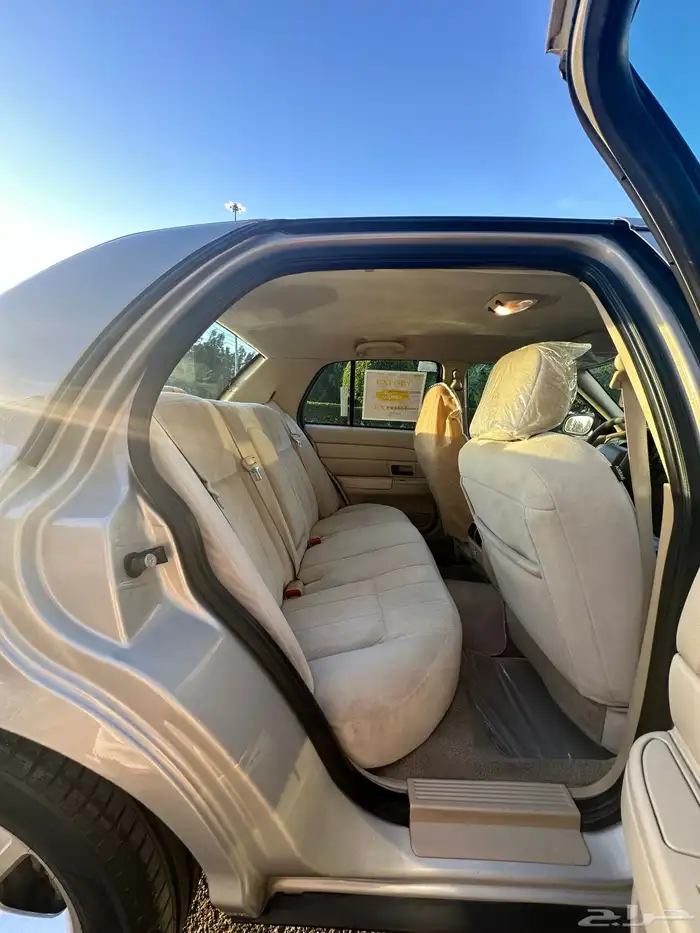 ( مباع ) فورد فكتوريا 2010 وكالة لهواة النظيف 44