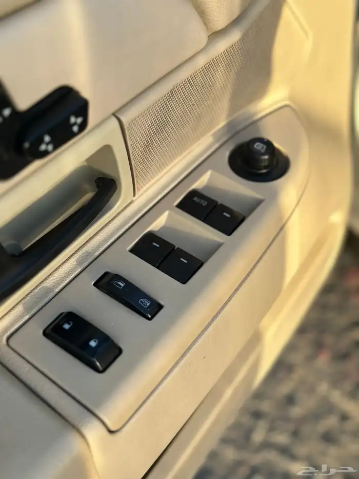 ( مباع ) فورد فكتوريا 2010 وكالة لهواة النظيف 30