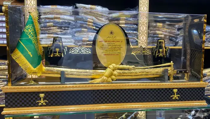 تخروج ملازم حفل درع سيف بشت هدية ظابط دروع جمله 1