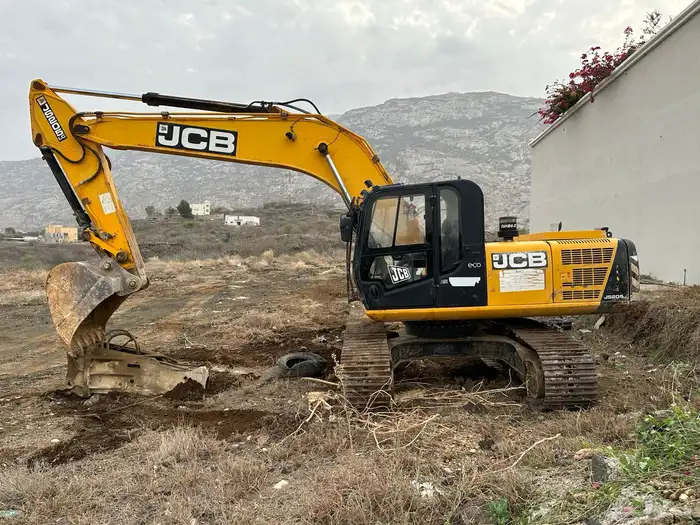 بوكلين للإيجار اليومي والشهري جازان صبيا ابو عريش جيزان 0