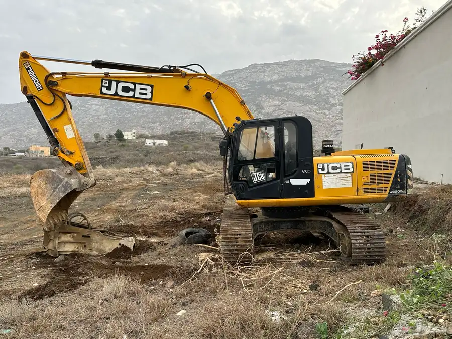 بوكلين للإيجار اليومي والشهري جازان صبيا ابو عريش جيزان 0