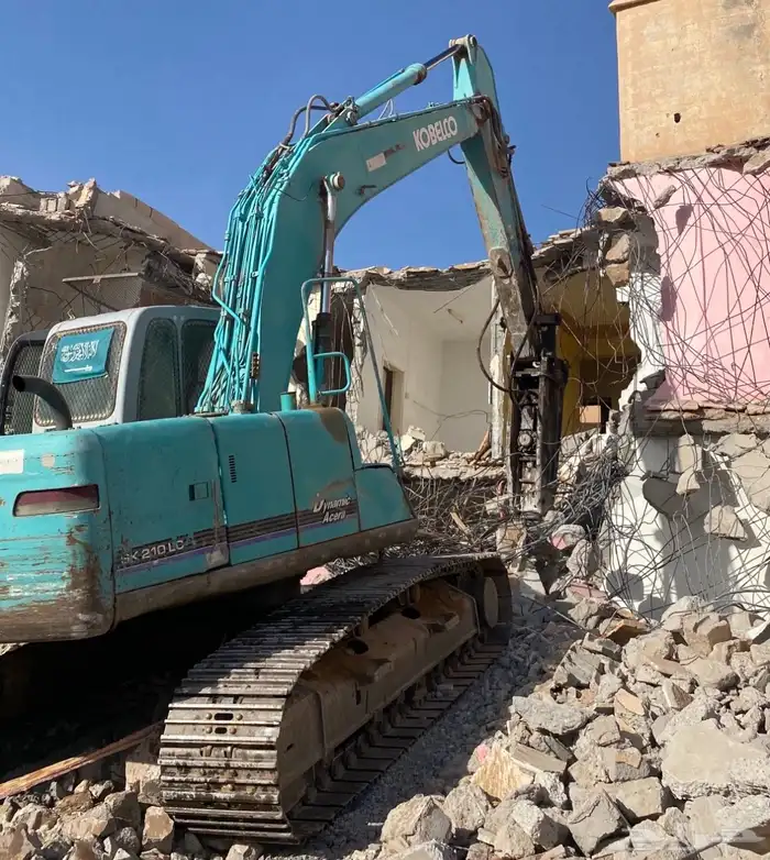 معدات ثقيلة بوكلينات لجميع انواع الهدم و الحفريات 18