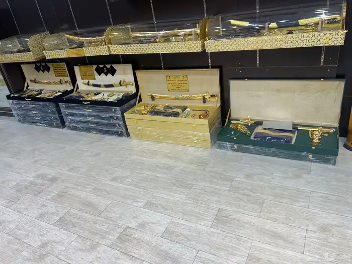 محل هدايا رجالية سيوف دروع هدايا سيوف هدايا تخرج 0