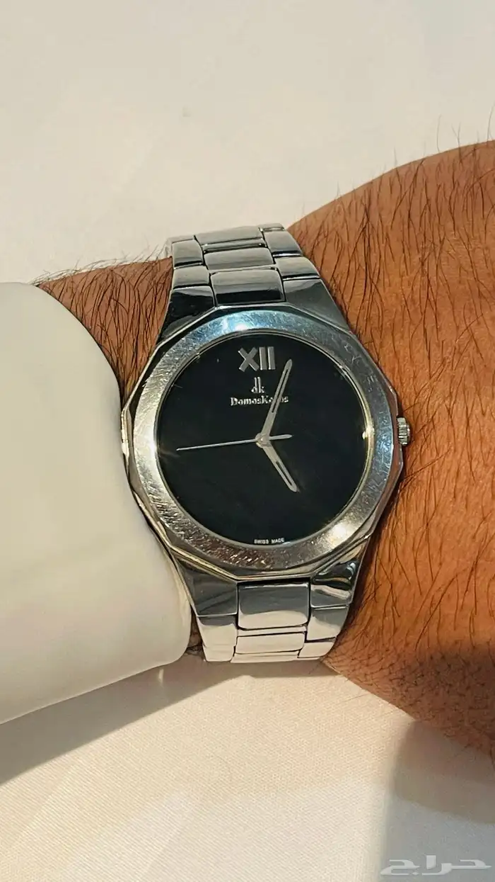 ساعة للبيع 1