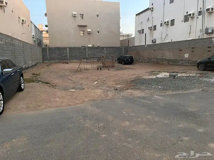 ارض مميزة للبيع بسعر مميز في حي الرياض 4