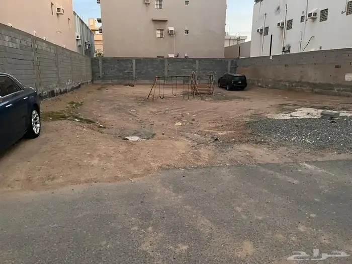 ارض مميزة للبيع بسعر مميز في حي الرياض 3