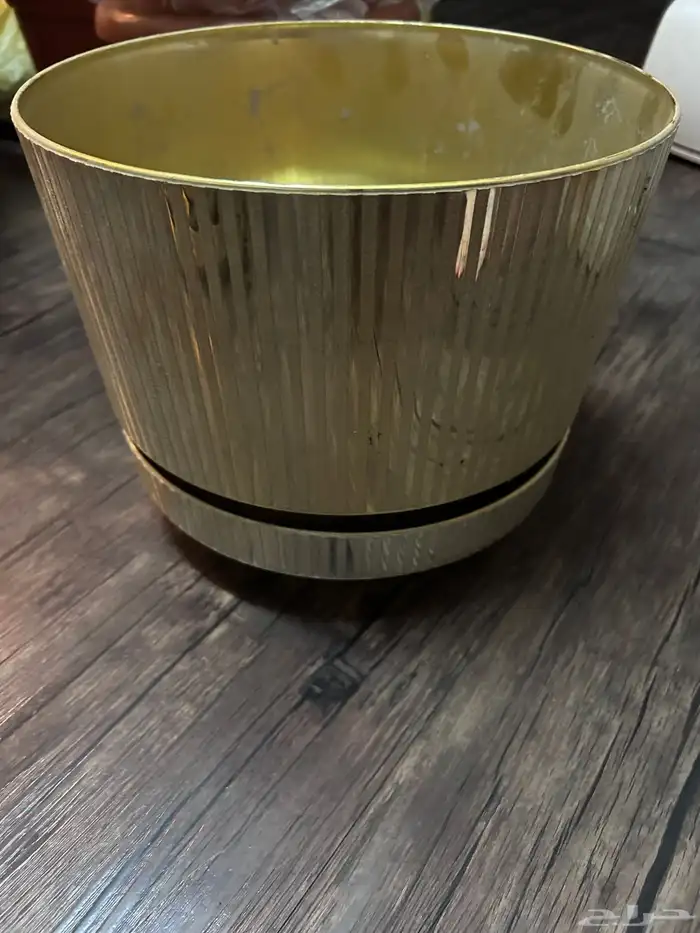 مركن ديكور ذهبي 0