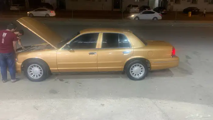 فورد كروان فكتوريا 2002 3