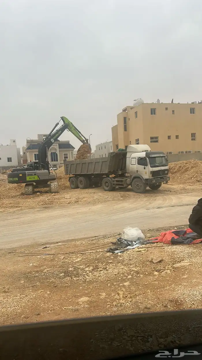 بوكلينات حفر وترحيل مؤسسه مدى بدران 4