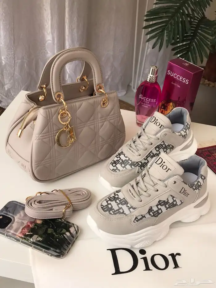 طقم شنطه مع شوز وعطر 28