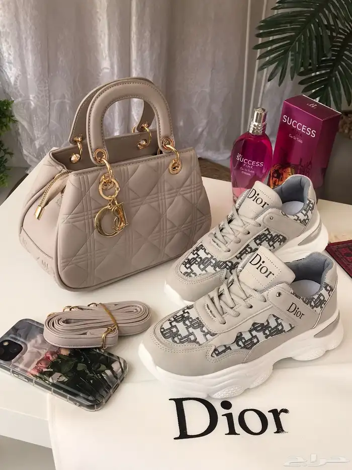 طقم شنطه مع شوز وعطر 48