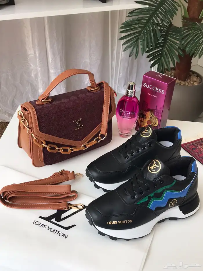 طقم شنطه مع شوز وعطر 21